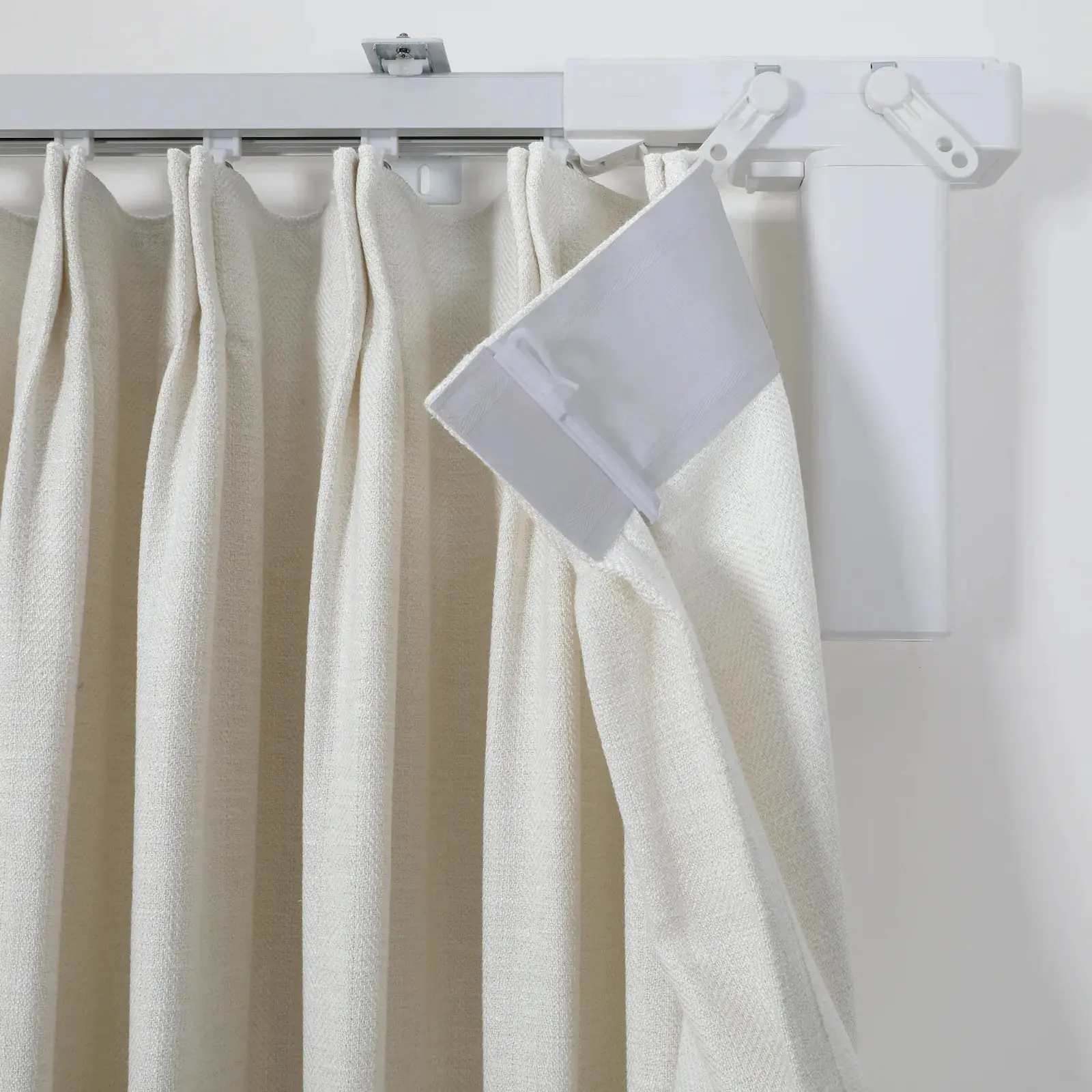 Lark Motorized Curtain Tracks - Image 3