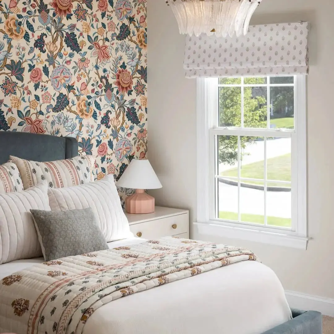 Stefana Silber Printed Cordless Roman Shade - Image 5