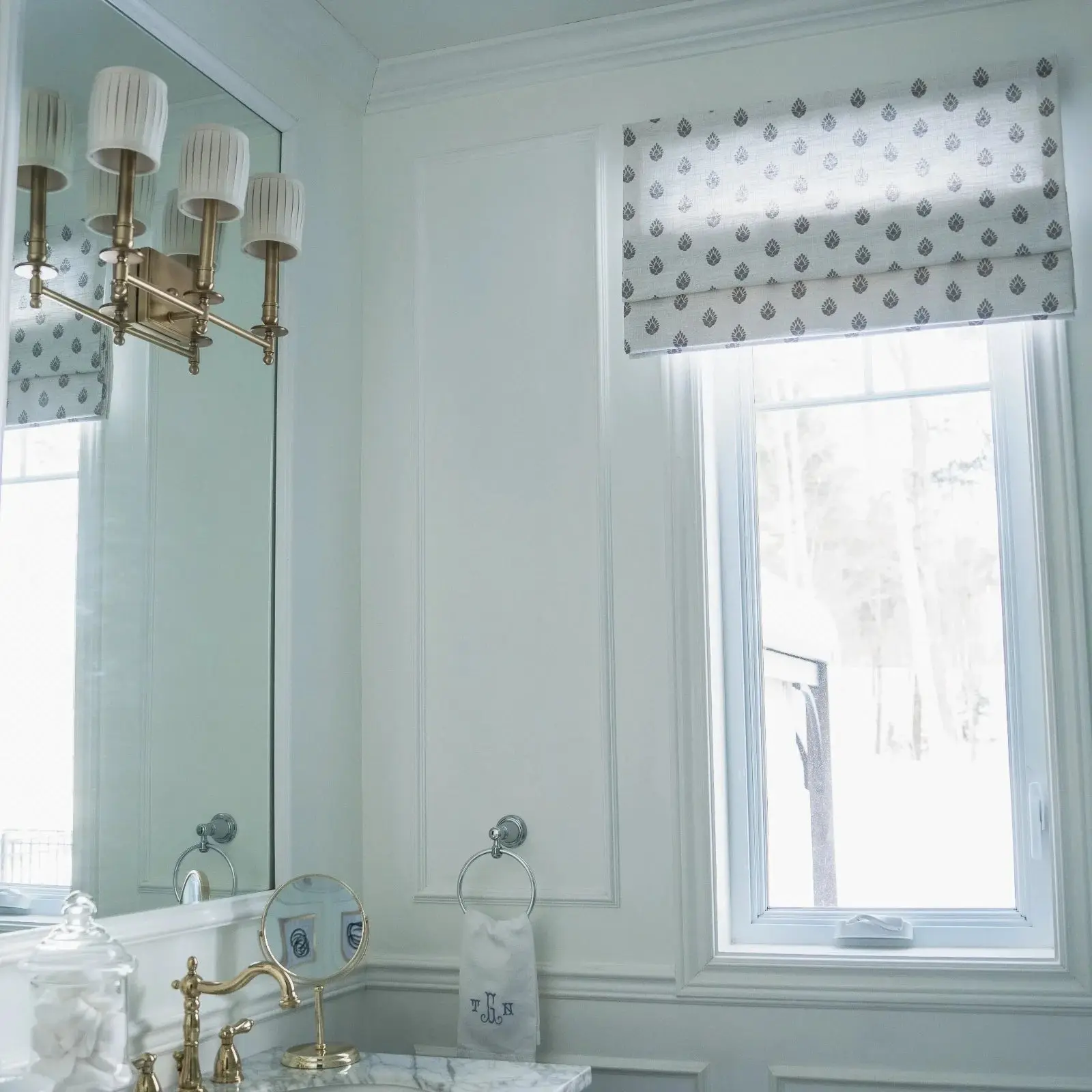 Stefana Silber Printed Cordless Roman Shade - Image 9